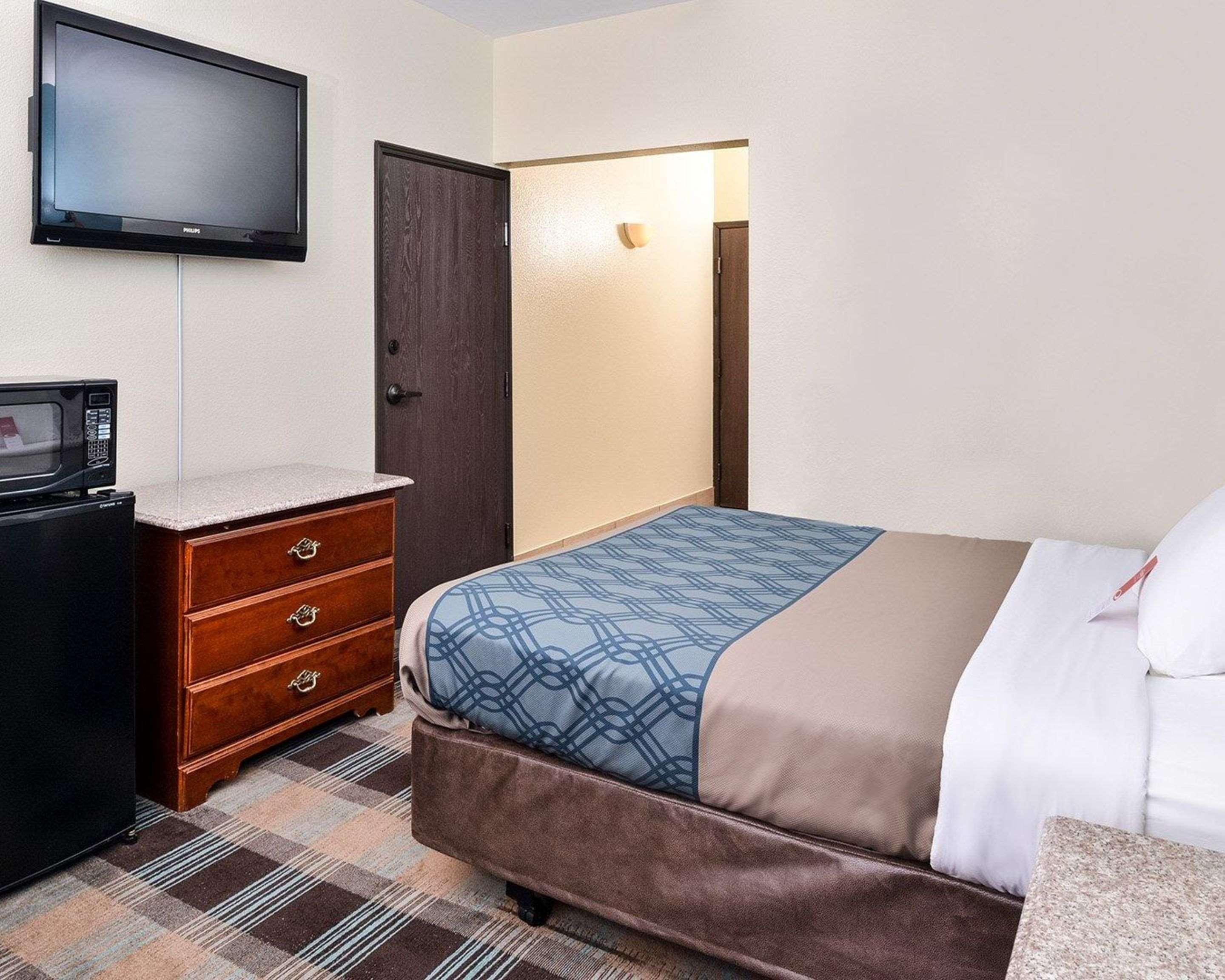 Econo Lodge Inn & Suites Shelbyville Zewnętrze zdjęcie