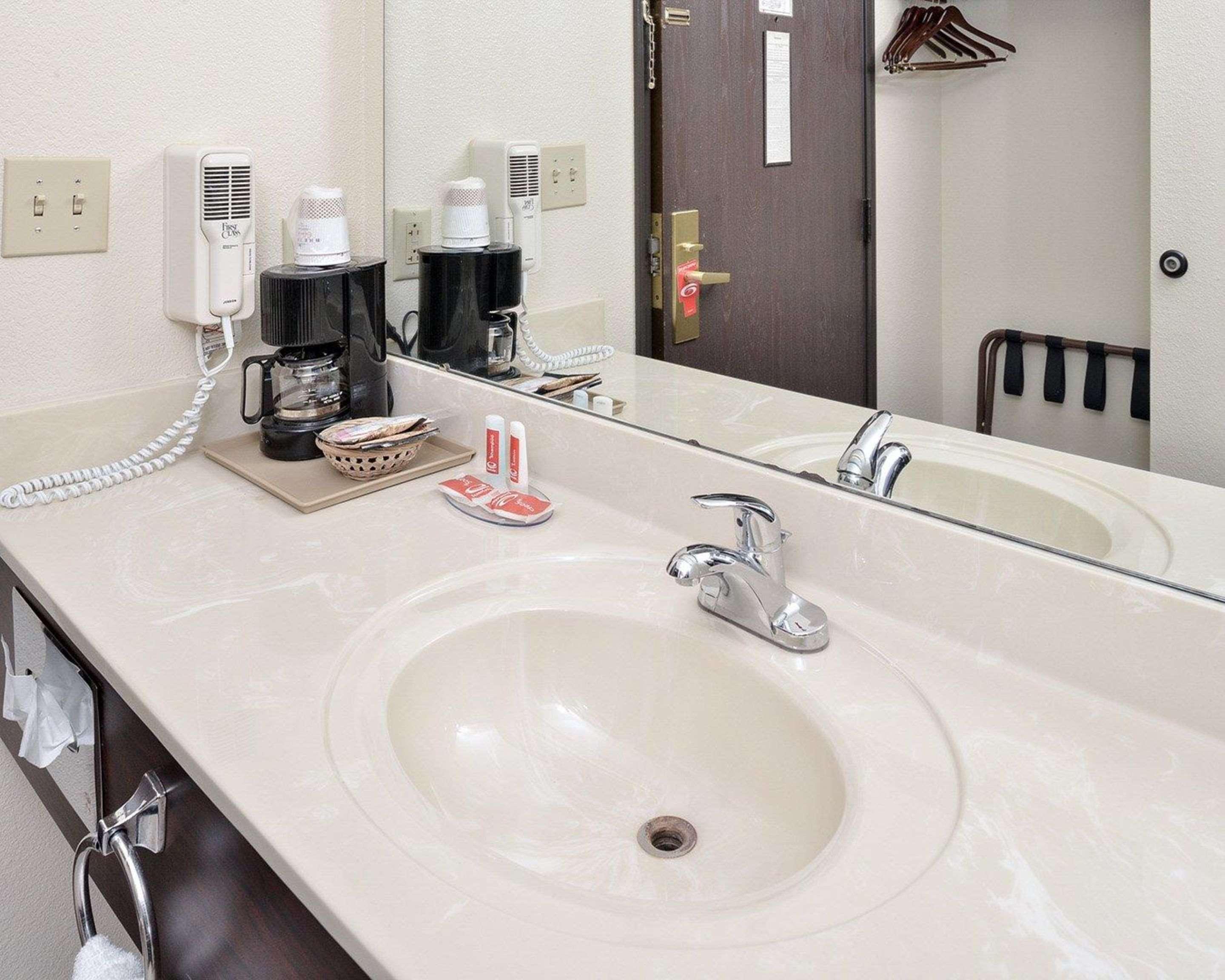Econo Lodge Inn & Suites Shelbyville Zewnętrze zdjęcie